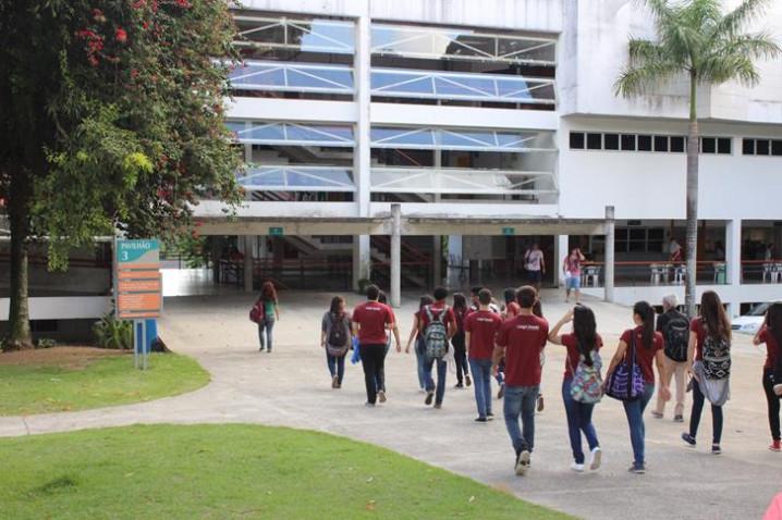 01-alunos-do-colegio-gregor-mendel-participam-do-bahiana-por-um-dia-20170710165839.jpg