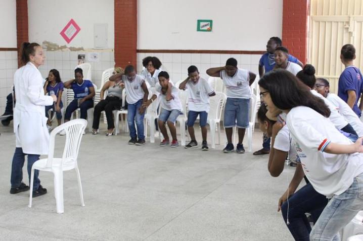 bahiana-saude-na-escola-fisioterapia-19-03-2018-12-20180329015206-jpg