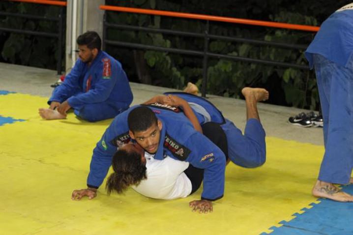 Bahiana-Semana-Atividade-Fisica-Oficina-Jiu-Jitsu-06-04-2016_(18).jpg