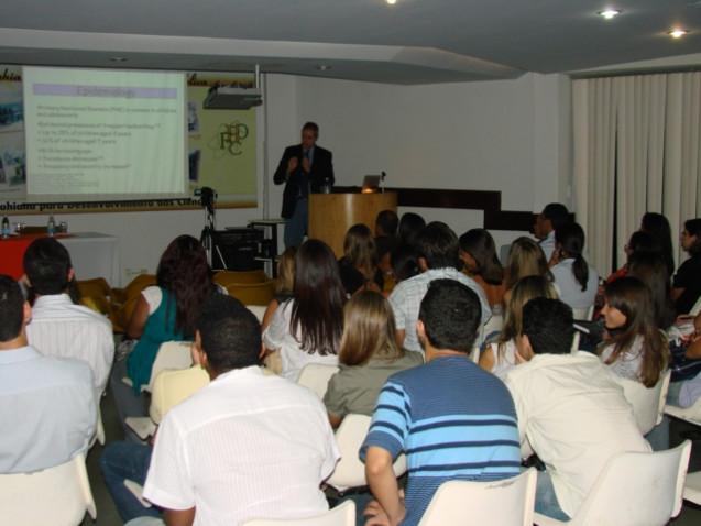 FOTOS_I_ENCONTRO_INTERNACIONAL_DE_UROLOGIA_PEDI%C3%81TRICA_DA_BAHIANA_(16)_640x480.JPG