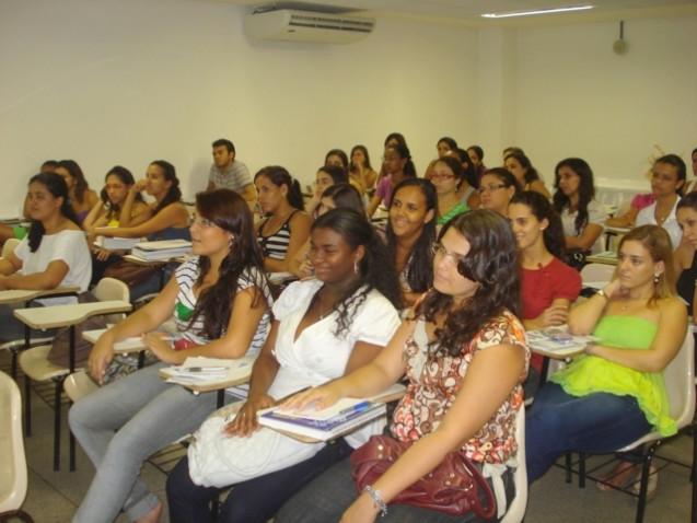 FOTOS_I_Jornada_sobre_as_dimensões_do_envelhecer_(9)_640x480.jpg