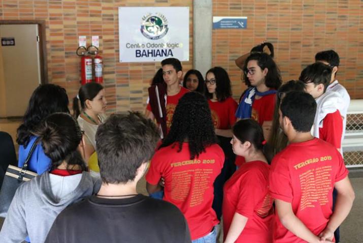 bahiana-alunos-docolegio-nossa-senhora-da-luz-conhecem-o-centro-odontologico-da-bahiana-20191010110900.jpg