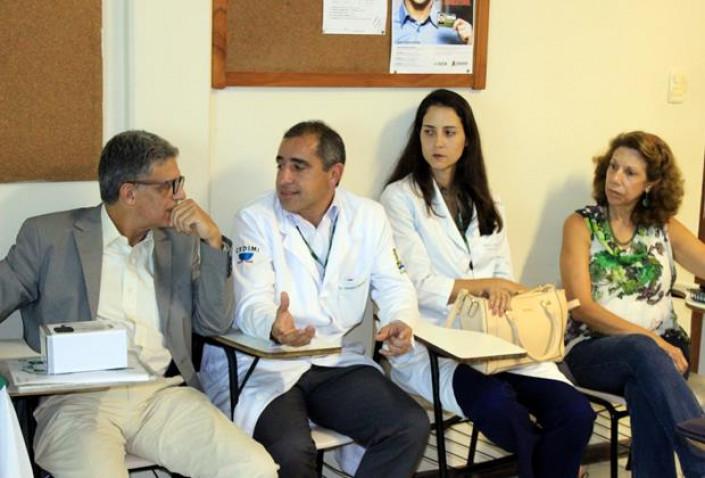 CEDIMI-Visita-Urologista-Americano-BAHIANA-07-10-2015_(13).jpg