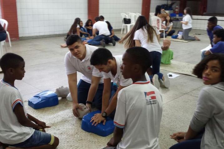 bahiana-treinamento-primeiros-socorros-colegio-estadual-manuel-vitorino-07-10-2017-5-20171124230154.jpg