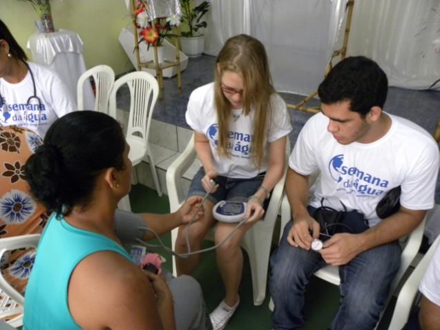 fotos_projeto_candeal_feira_saúde_rua_amazonia_260311_(33).jpg