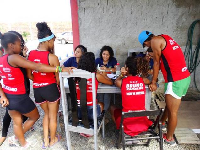 Bahiana-Acao-Escola-Atletismo-Flamengo-Ferrerinha-20-05-16_(40).jpg