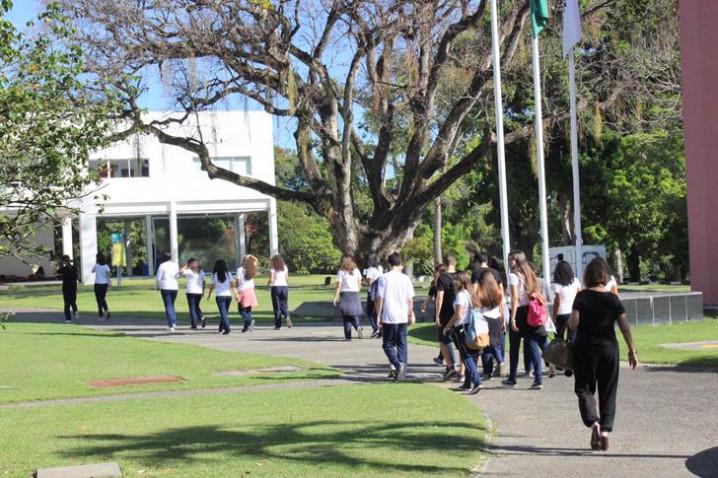 foto-10-colegio-marista-participa-do-bahiana-por-um-dia-2-20181109174308.JPG