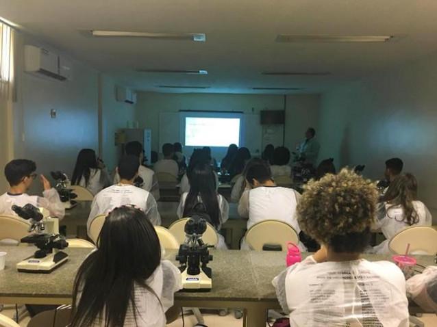 atividade-do-curso-de-biomedicina-com-o-prof-adalardo-carneiro-20180927201154-jpg