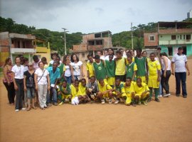 Estudantes do Programa Candeal visitam comunidade no Cabula